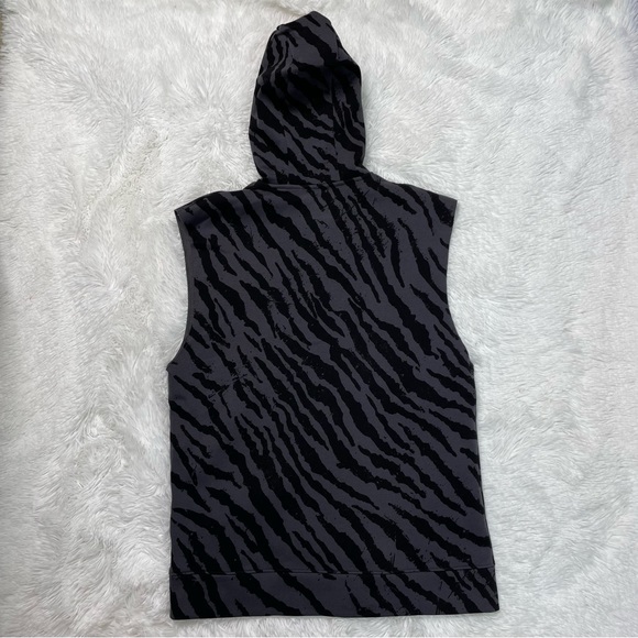 New Under Armour Project Rock Rival Fleece Sleeveless Printed Full-Zip Size Med - Picture 7 of 8